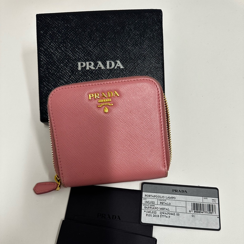 Prada Wallet - Picture 2 of 7